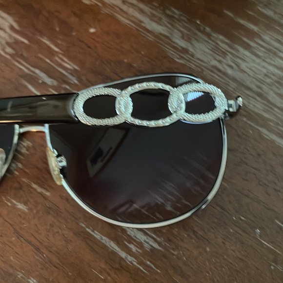 AJ Morgan silver aviator style sunglasses 3 oval pattern on arm with solid brown - Picture 4 of 16